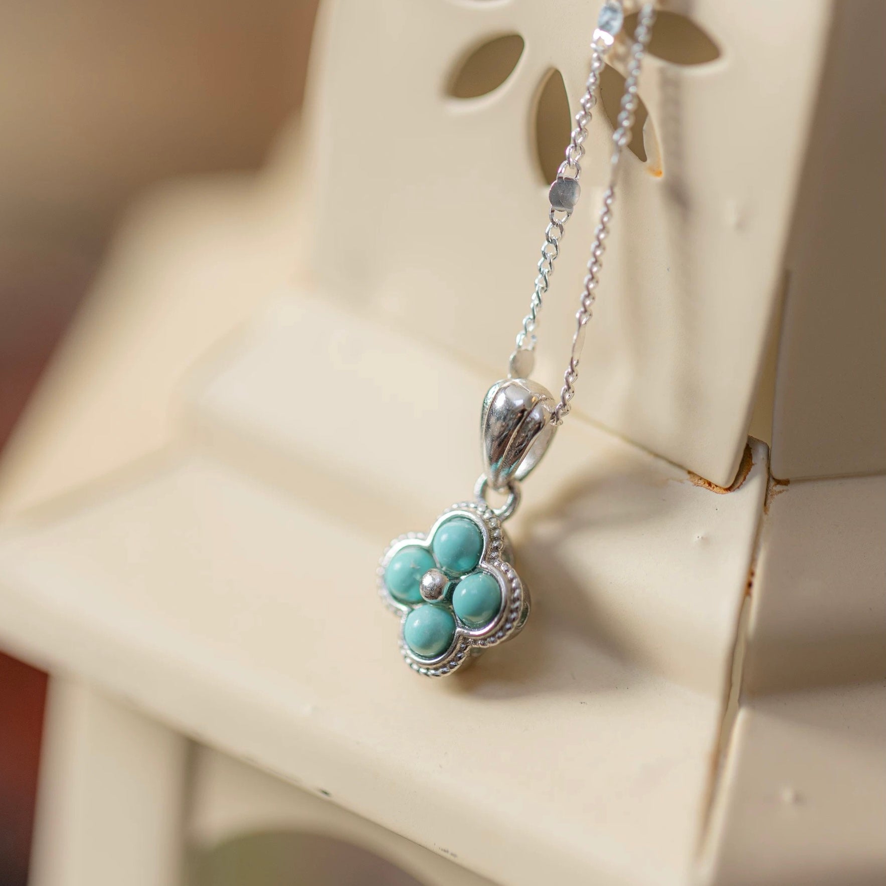 Clover of Fortune Necklace — detail view 2