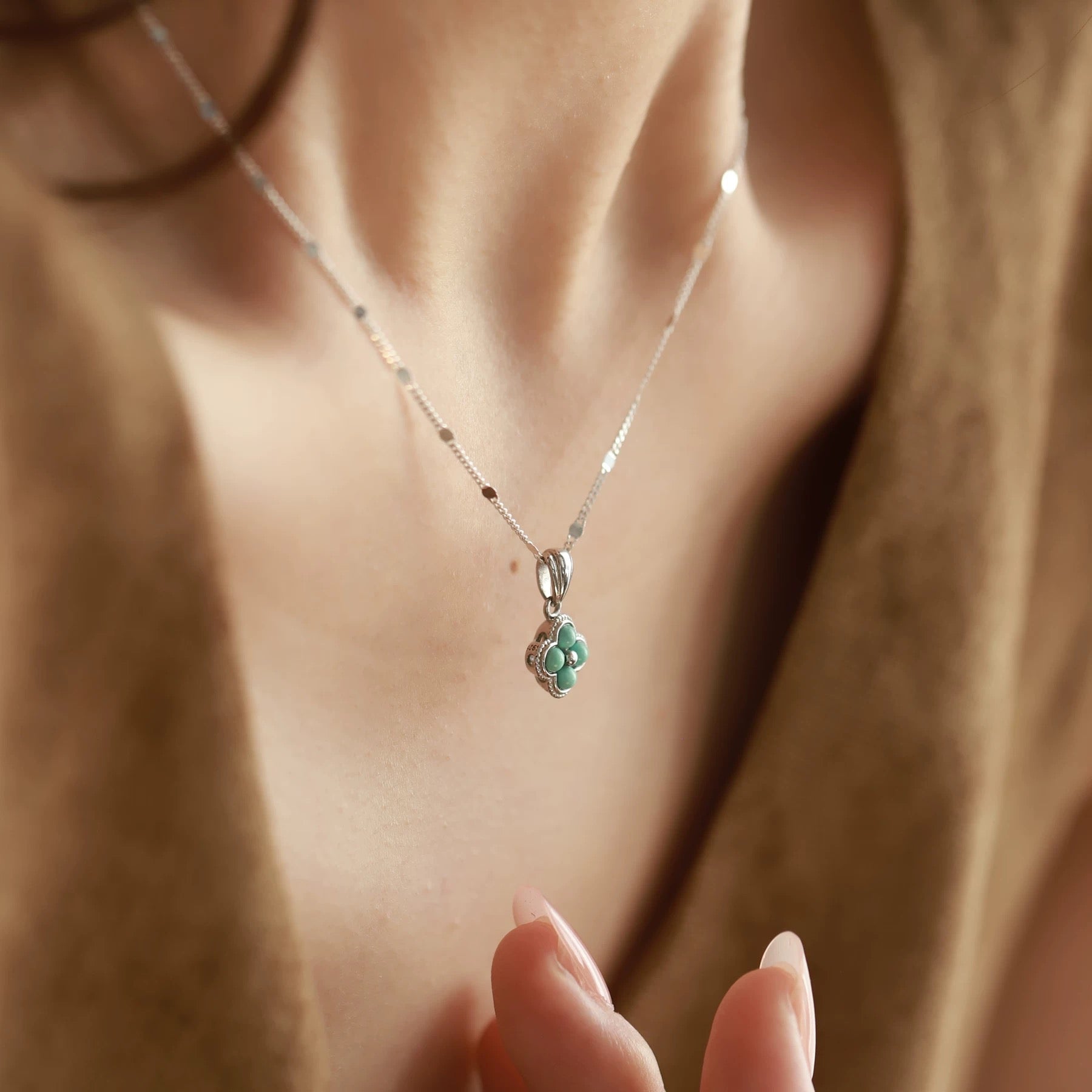 Clover of Fortune Necklace — detail view 3