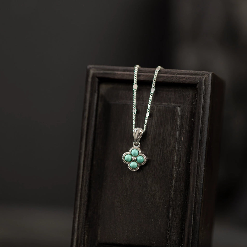 Clover of Fortune Necklace — detail view 5